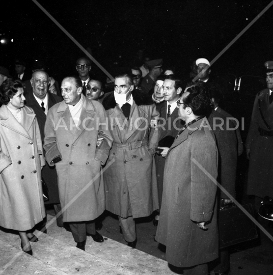 Curzio Malaparte con Renato Angiolillo - Aeroporto di Ciampino -1957 - 09