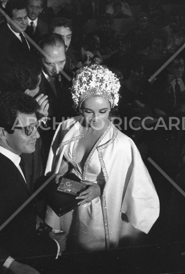 Elizabeth Taylor - 102