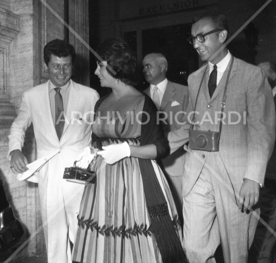 Elizabeth Taylor - 1960  - con Eddie Fisher allo Stadio Olimpico - 038