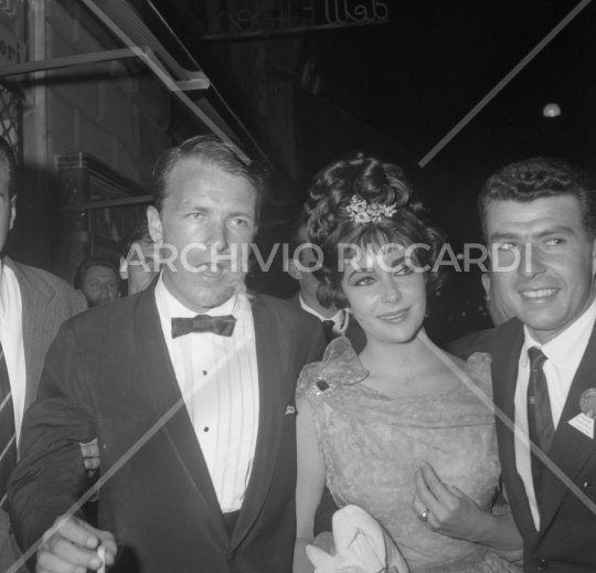 Elizabeth Taylor - 1962 - al concerto di beneficenza di Frank Sinatra - 044