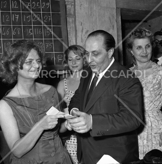 Elsa Morante - 1957 - Premio Strega con Guido Alberti - 09
