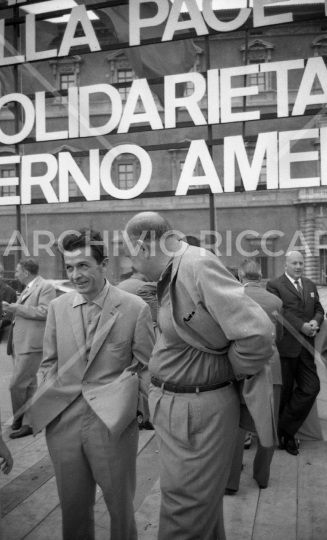 Enrico Berlinguer - 1966 - comizio PCI - 024