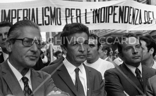 Enrico Berlinguer - 1971 - manifestazione a Roma - 037