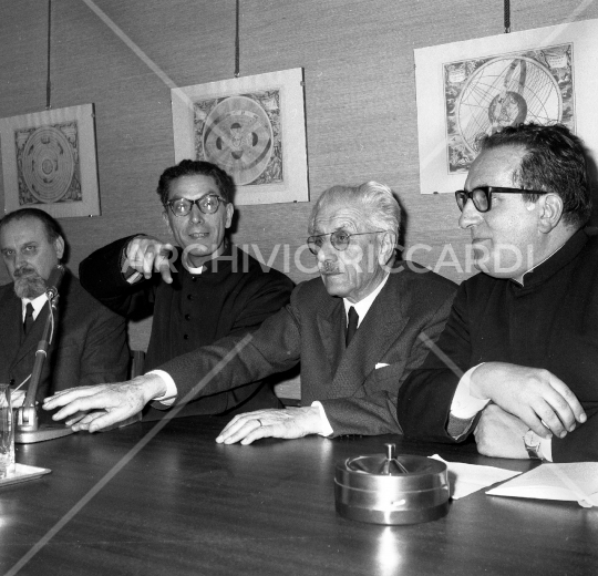 Ferruccio Parri alla libreria Italia 1965-060