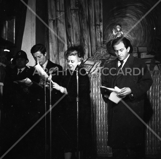 Giulietta Masina con Enrico Maria Salerno e Marcello Mastroianni - 152