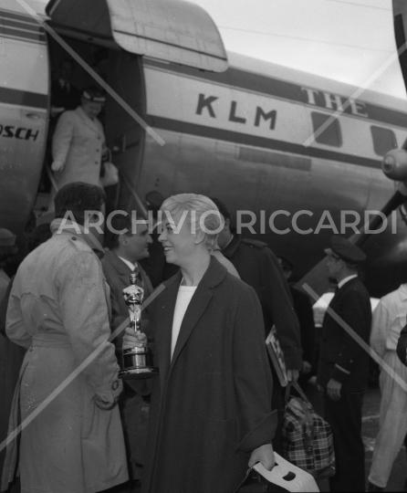 Giulietta Masina con Oscar - 1957 - 126