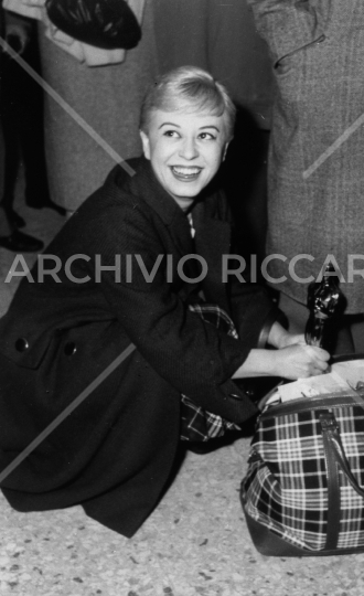 Giulietta Masina con Oscar 1957 - 278