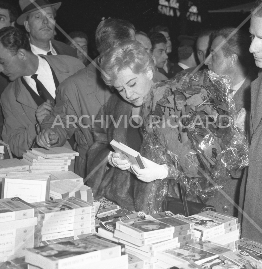 Giulietta Masina in libreria 1960-103-2