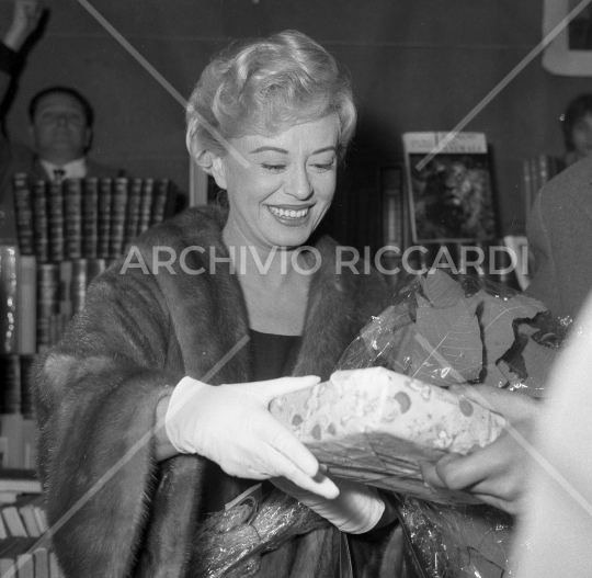 Giulietta Masina in libreria 1960-104-2