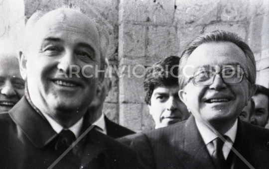 Gorbaciov arriva a Villa Madama anno 1990 - 063
