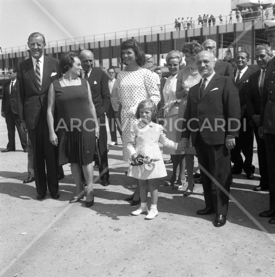 Jacqueline Kennedy - 1962 - riparte da Fiumicino - con Fanfani - 23