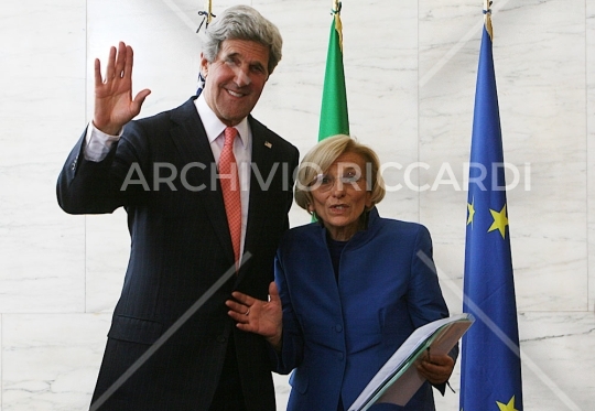 John Kerry ed Emma Bonino