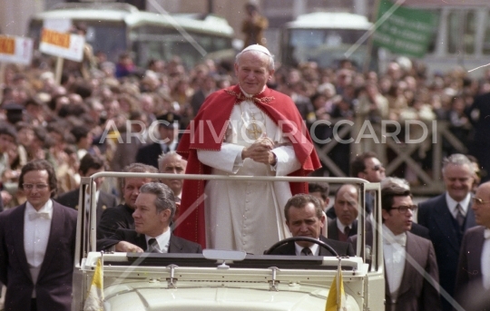Karol Wojtyła - Papa - uscita in piazza 1979-008