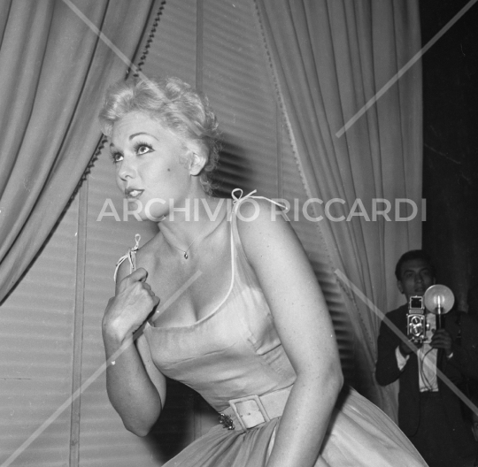 Kim Novak 1957-222