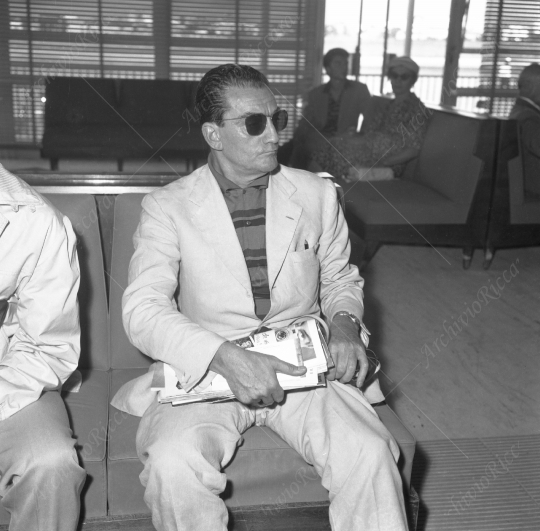 Luchino Visconti - 1959 - In partenza per l Africa - 002