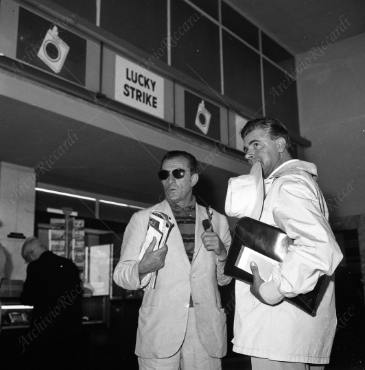 Luchino Visconti - 1959 - In partenza per l Africa - 004