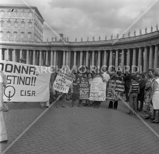 Manifestazione Aborto Radicali - 1975 - AR7439 - 361