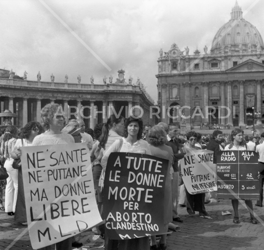 Manifestazione Aborto Radicali - 1975 - AR7439 - 377