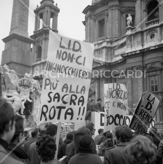 Manifestazione contro l abolizione del divorzio -011