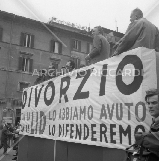 Manifestazione contro l abolizione del divorzio -013