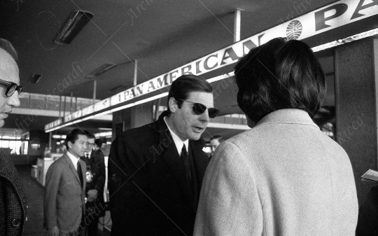 Marcello Mastroianni - 1961 - Aeroporto - 057