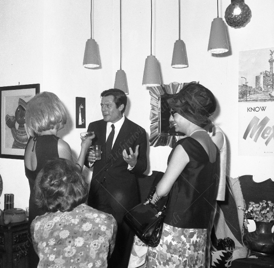 Marcello Mastroianni - 1964 - ambasciata Messico - 126
