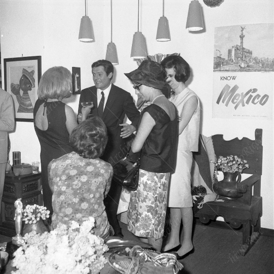 Marcello Mastroianni - 1964 - ambasciata Messico - 127