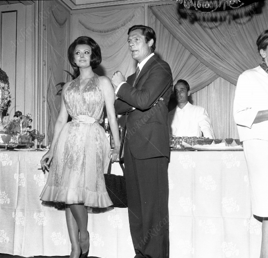 Marcello Mastroianni - 1964 - fine riprese Matrimonio all italiana - con Sophia Loren - 117