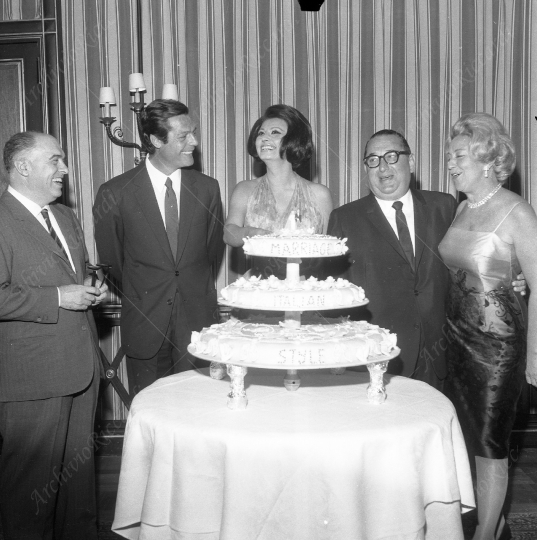 Marcello Mastroianni - 1964 - fine riprese Matrimonio all italiana - con Sophia Loren - 120