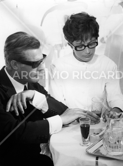 Marcello Mastroianni e Anouk Aimée sul set di 8 1/2