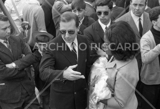 Mike Bongiorno - 1961 - Frascati - Con Patricia Mendez  04