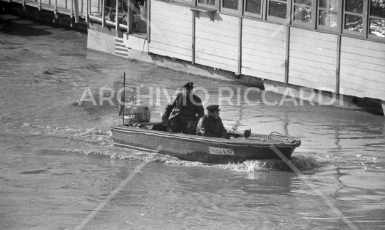 Mister Ok si tuffa nel Tevere - 1961 -531