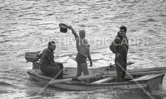 Mister Ok si tuffa nel Tevere - 1961 -534