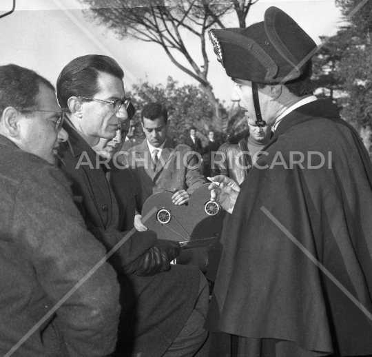 Nino Manfredi - 1961 - sul set del film Il carabiniere a cavallo - 205