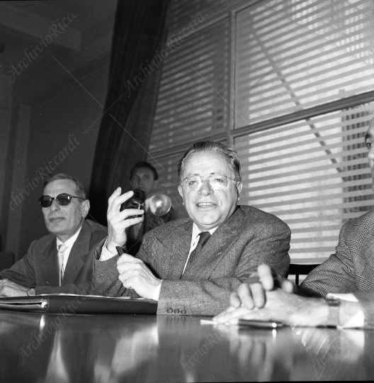 Palmiro Togliatti - 1958 - Conferenza stampa - 093