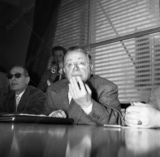 Palmiro Togliatti - 1958 - Conferenza stampa - 098