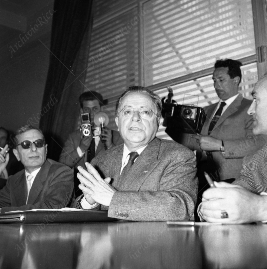 Palmiro Togliatti - 1958 - Conferenza stampa - 099
