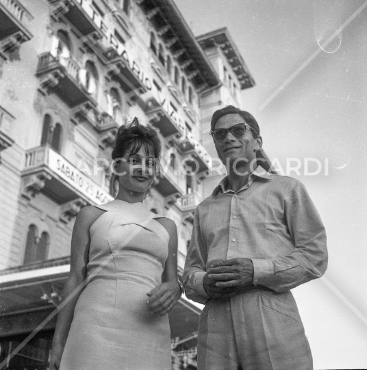 Pier Paolo Pasolini - 1961 - con Adriana Asti - 045