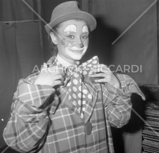 Raffaella Carrà - 1964 - vestita da Clown- 105