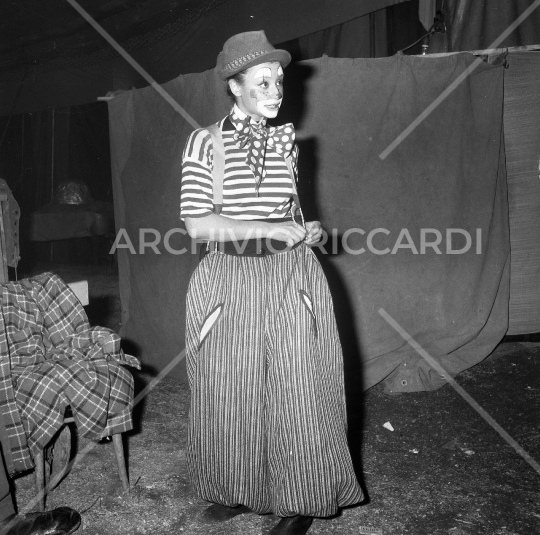 Raffaella Carrà - 1964 - vestita da Clown- 108