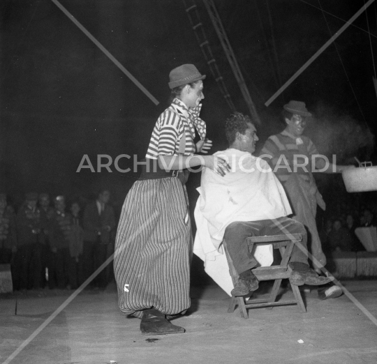 Raffaella Carrà - 1964 - vestita da Clown- 111