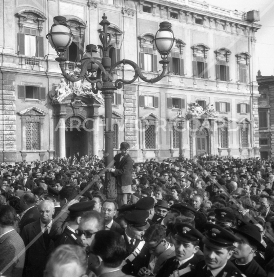 Regina Elisabetta d Inghilterra a Roma - 1961-146