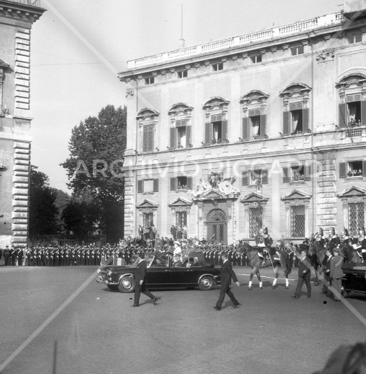 Regina Elisabetta d Inghilterra a Roma - 1961-153