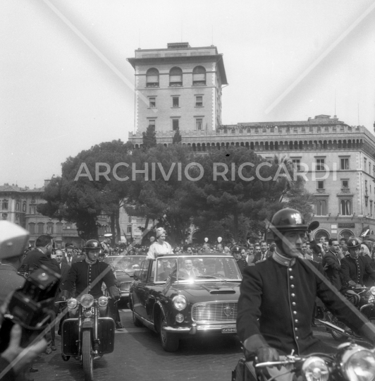 Regina Elisabetta d Inghilterra a Roma - 1961-164