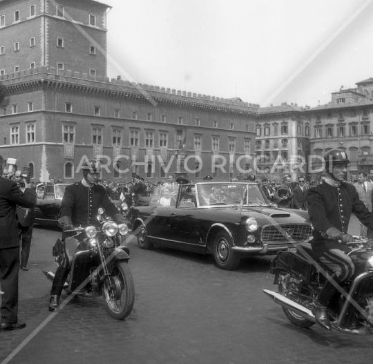 Regina Elisabetta d Inghilterra a Roma - 1961-169