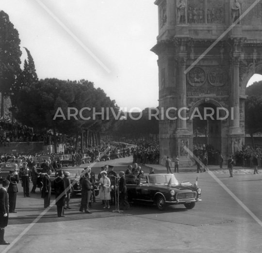 Regina Elisabetta d Inghilterra a Roma - 1961-175