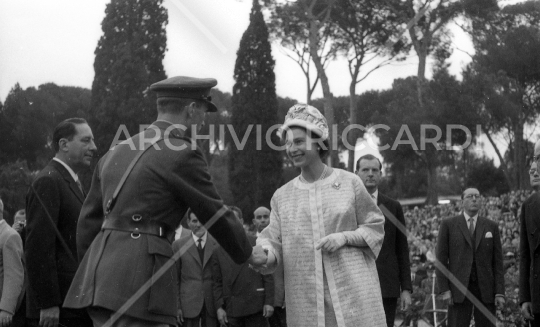 Regina Elisabetta d Inghilterra a Roma - 1961-228