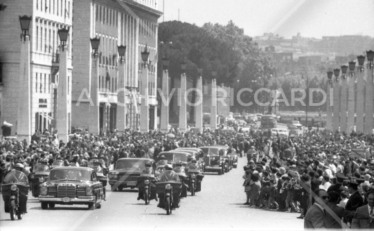 Regina Elisabetta d Inghilterra a Roma - 1961-241