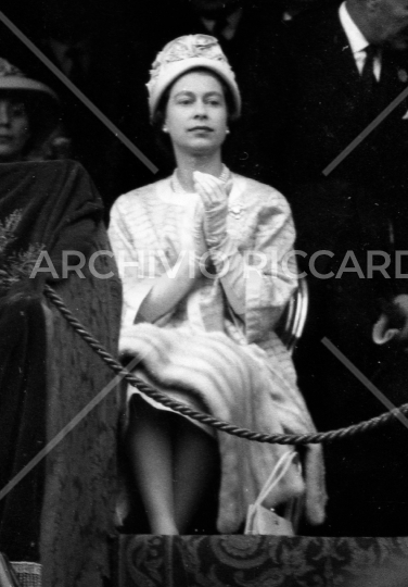 Regina Elisabetta d Inghilterra a Roma - 1961-299