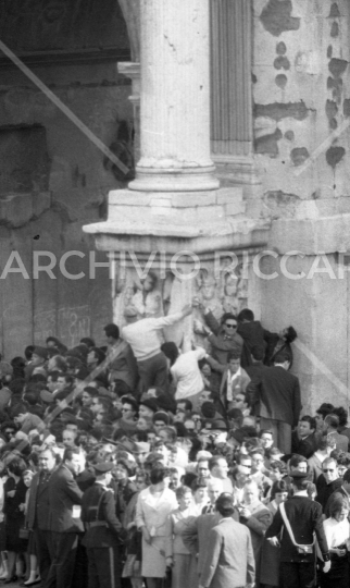 Regina Elisabetta d Inghilterra a Roma - 1961-302